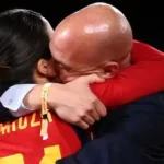 फीफा महिला विश्व कप चुंबन विवाद: स्पेन फुटबॉल प्रमुख लुइस रूबियलस निलंबित