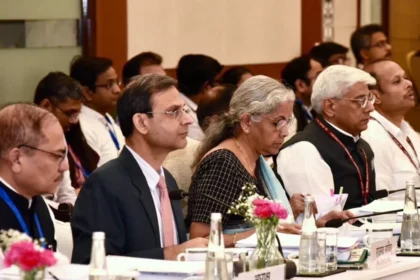 GST Council : शराब पे अतिरिक्त कर किया माफ़