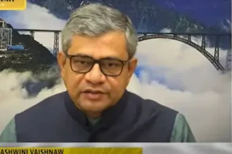 htls 2023: vaishnav un mukhy shaktiyon kee or ishaara karate hain jo bhaarat ko semeekandaktar udyog mein alag karatee hain