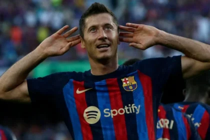 Robert Lewandowski leads Barcelona